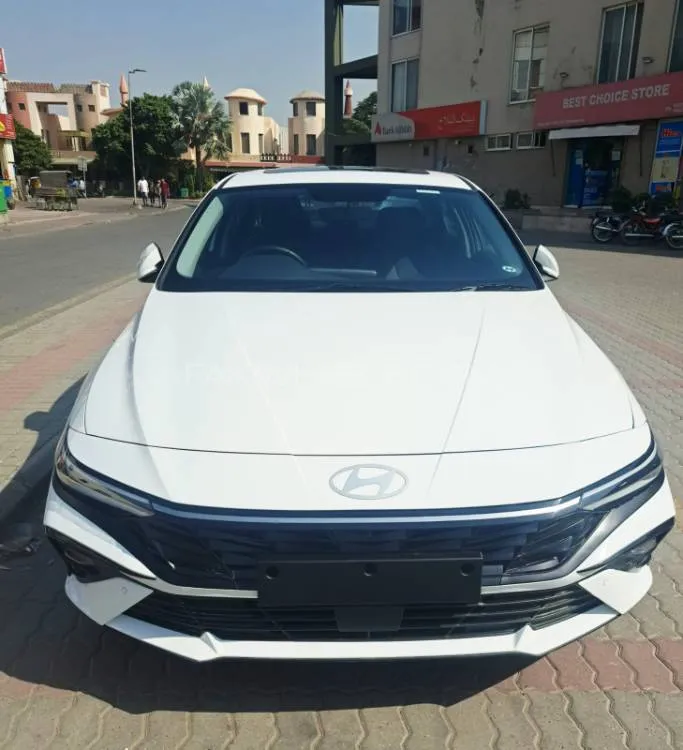 Hyundai Elantra 2025 for Sale in Lahore Image-1