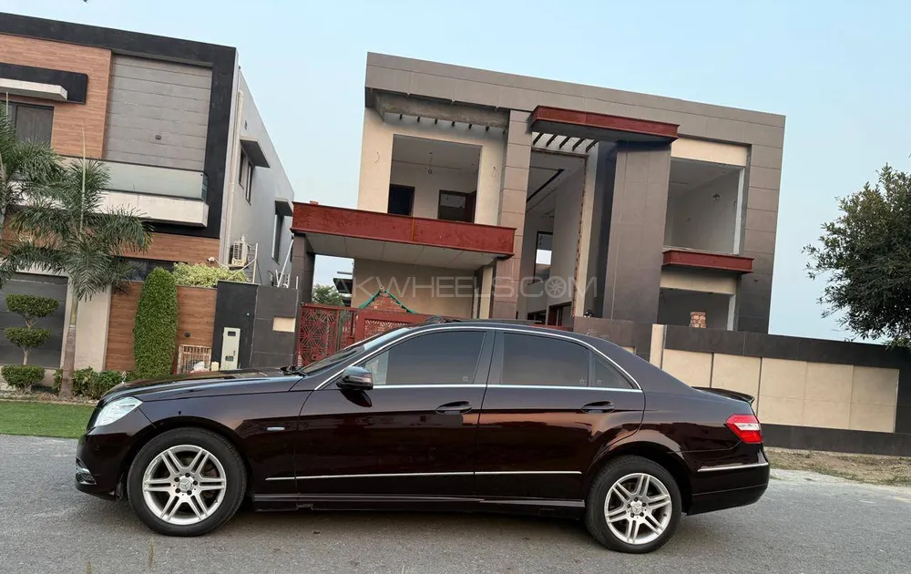 مرسڈیز بینز ای کلاس 2011 for Sale in لاہور مرسڈیز بینز ای کلاس 2011 for Sale in لاہور Image-3