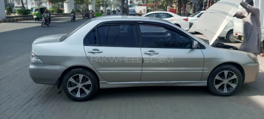 Mitsubishi Lancer 2004 for Sale in Lahore Image-1