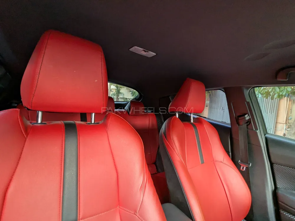 ٹویوٹا سی-ایچ آر 2018 for Sale in فیصل آباد ٹویوٹا سی-ایچ آر 2018 for Sale in فیصل آباد Image-8