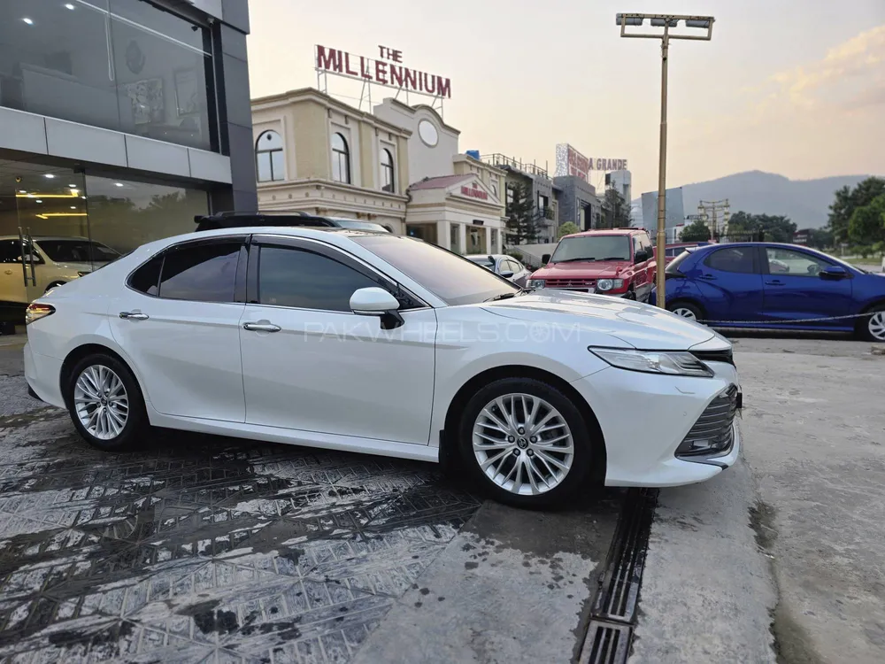 Toyota Camry 2018 for Sale in Islamabad Toyota Camry 2018 for Sale in Islamabad Image-6
