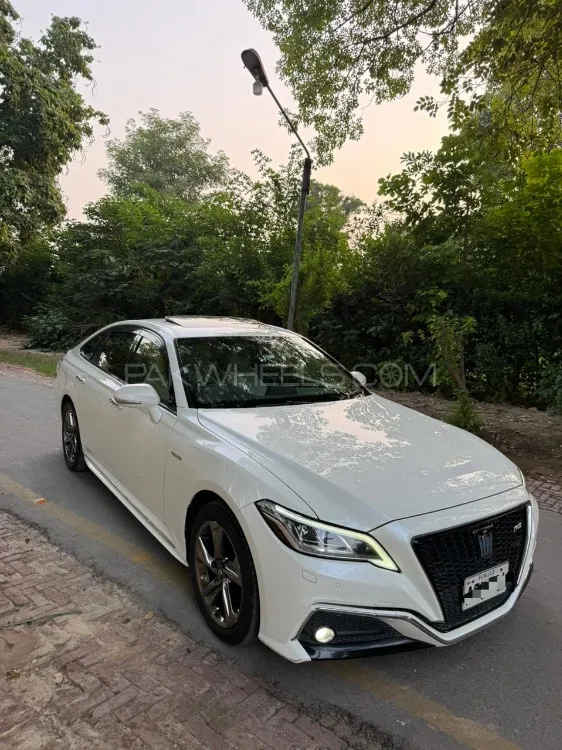 Toyota Crown 2018 for Sale in Sahiwal Toyota Crown 2018 for Sale in Sahiwal Image-1