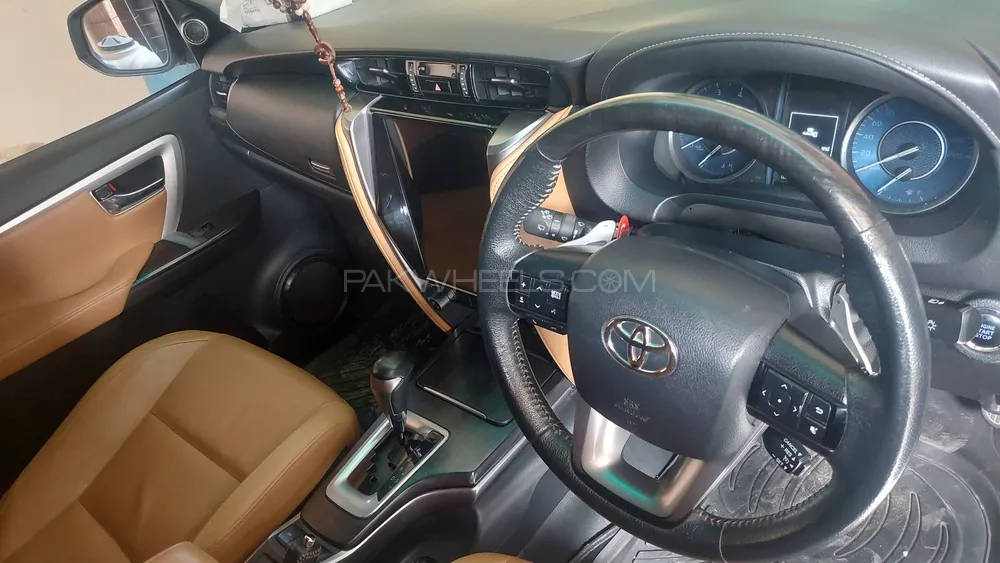 Toyota Fortuner 2021 for Sale in Toba Tek Singh Image-1