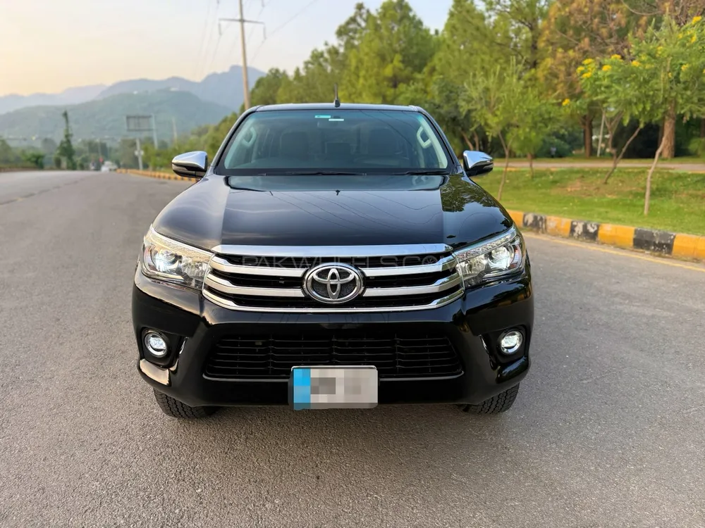 Toyota Hilux 2021 for Sale in Islamabad Image-1