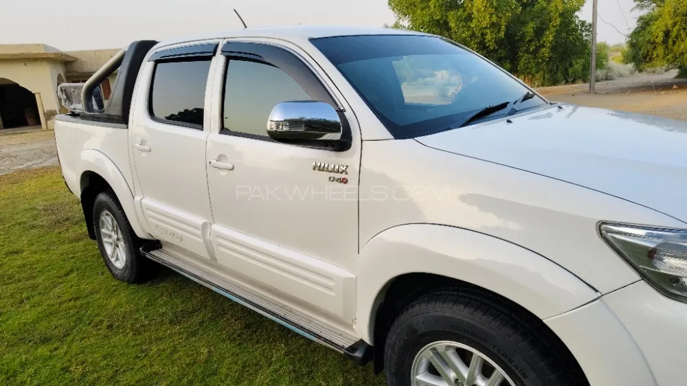 Toyota Hilux 2015 for Sale in Sukkur Image-1