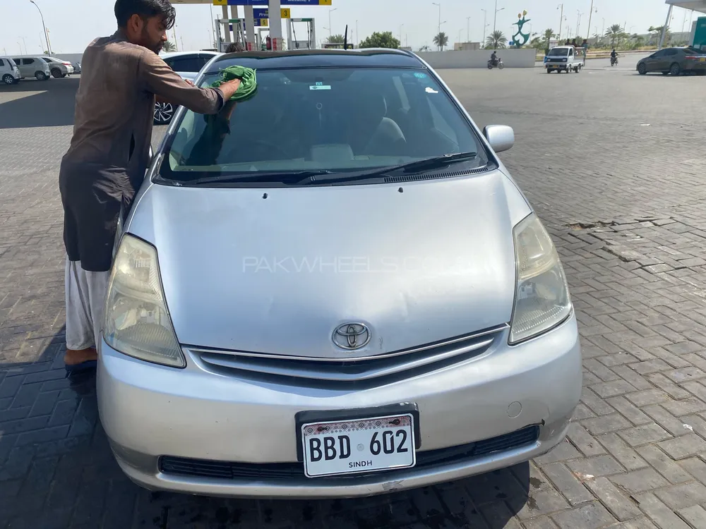 Toyota Prius 2010 for Sale in Karachi Image-1