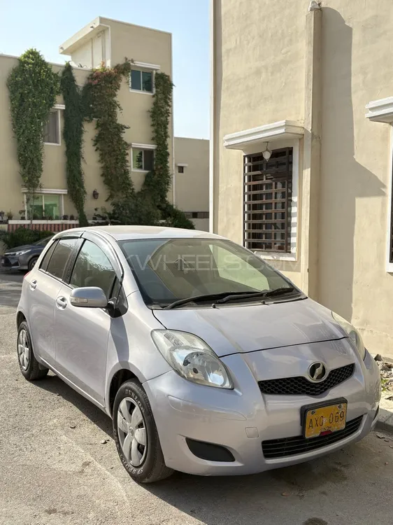 Toyota Vitz 2009 for Sale in Karachi Image-1