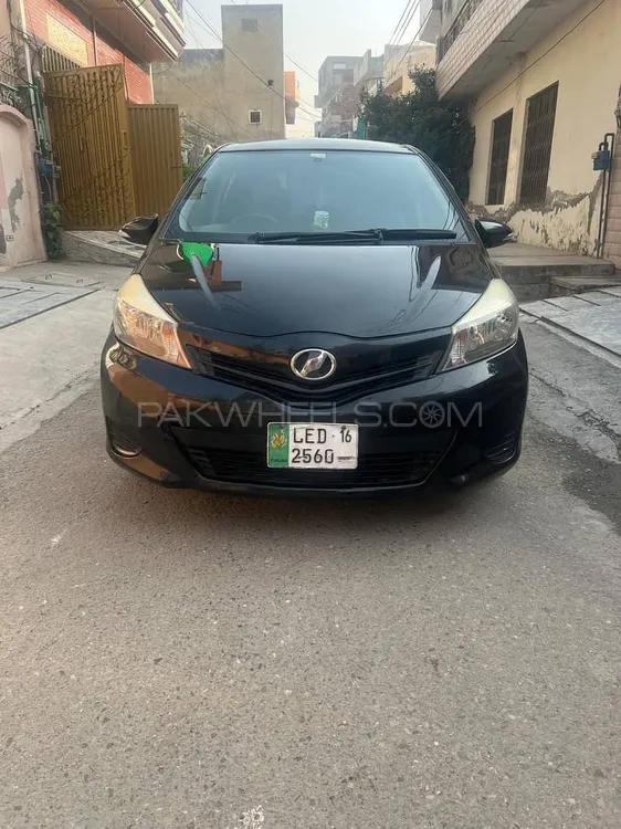 Toyota Vitz 2016 for Sale in Lahore Image-1