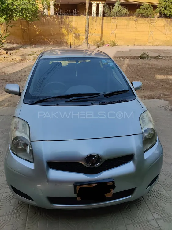 Toyota Vitz 2009 for Sale in Karachi Image-1