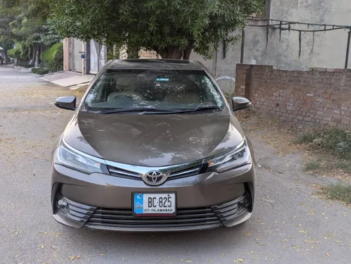 Toyota Corolla Altis Grande CVT-i 1.8 2014