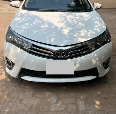 Toyota Corolla Altis Grande CVT-i 1.8 2016