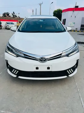 Toyota Corolla Altis Grande CVT-i 1.8 2017