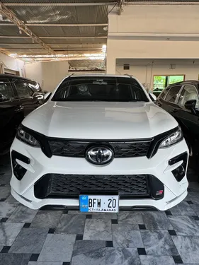 Toyota Fortuner GR-S 2025