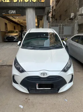 Toyota Yaris Hatchback X 2021