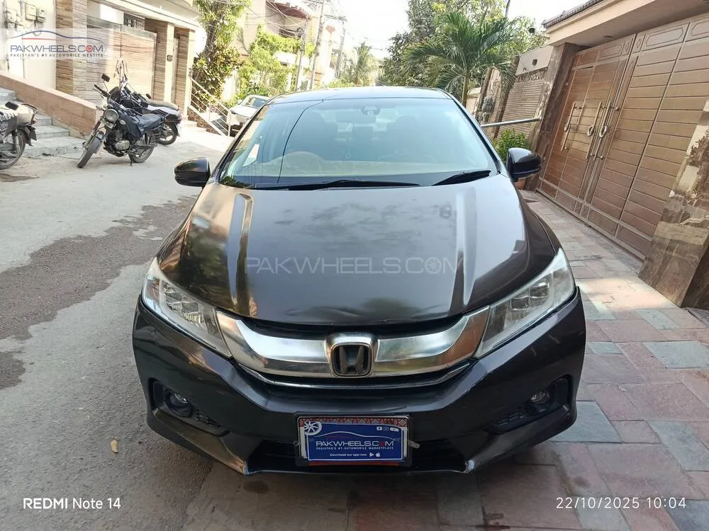 Honda Grace Hybrid 2014 for Sale in Karachi Image-1