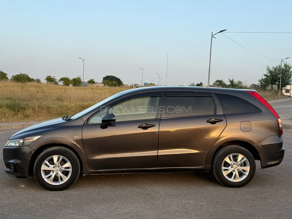 Honda Stream 2007 for Sale in Rawalpindi Honda Stream 2007 for Sale in Rawalpindi Image-3