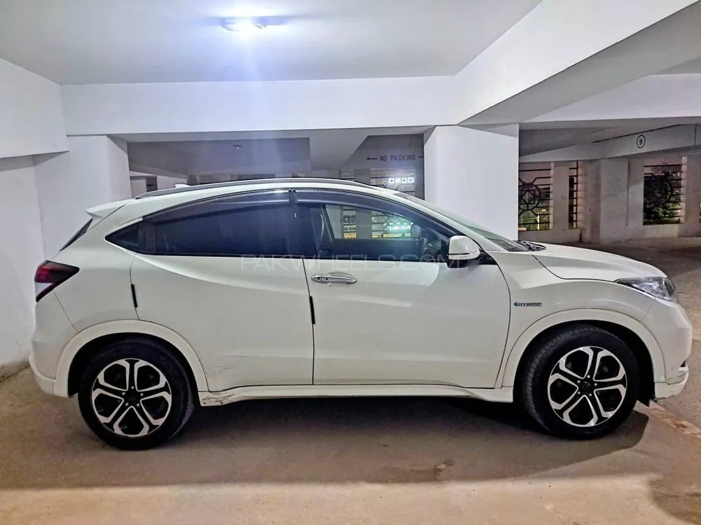 Honda Vezel 2014 for Sale in Karachi Image-1