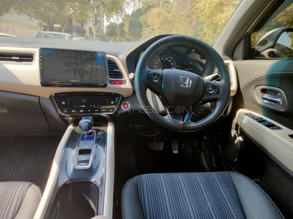 Honda Vezel 2016 for Sale in Karachi Honda Vezel 2016 for Sale in Karachi Image-11