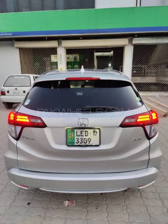 Honda Vezel 2014 for Sale in Islamabad Honda Vezel 2014 for Sale in Islamabad Image-4