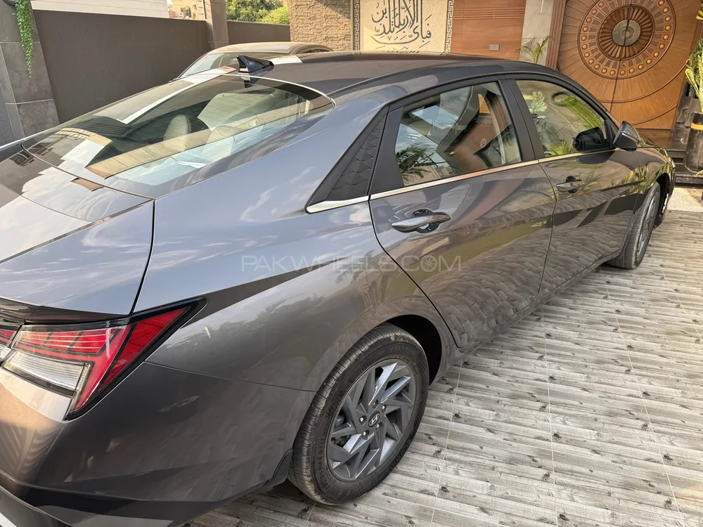 Hyundai Elantra 2025 for Sale in Lahore Hyundai Elantra 2025 for Sale in Lahore Image-4