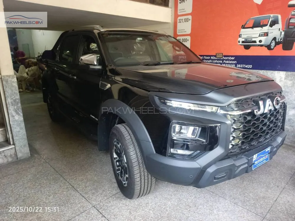 JAC T9 2025 for Sale in Lahore JAC T9 2025 for Sale in Lahore Image-2