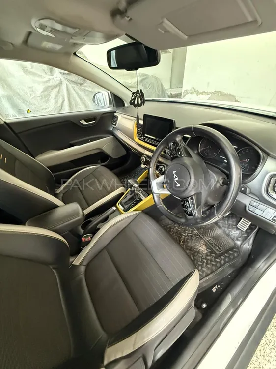 KIA Stonic 2022 for Sale in Lahore KIA Stonic 2022 for Sale in Lahore Image-6