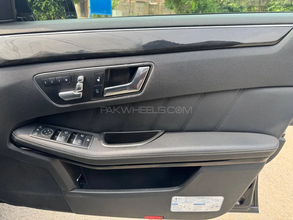Mercedes Benz E Class 2011 for Sale in Lahore Mercedes Benz E Class 2011 for Sale in Lahore Image-7