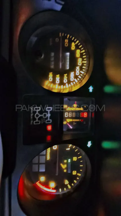 مٹسوبیشی پجیرو 1993 for Sale in لاہور مٹسوبیشی پجیرو 1993 for Sale in لاہور Image-7