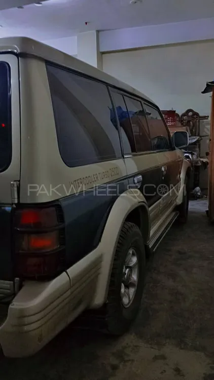 مٹسوبیشی پجیرو 1993 for Sale in لاہور مٹسوبیشی پجیرو 1993 for Sale in لاہور Image-10