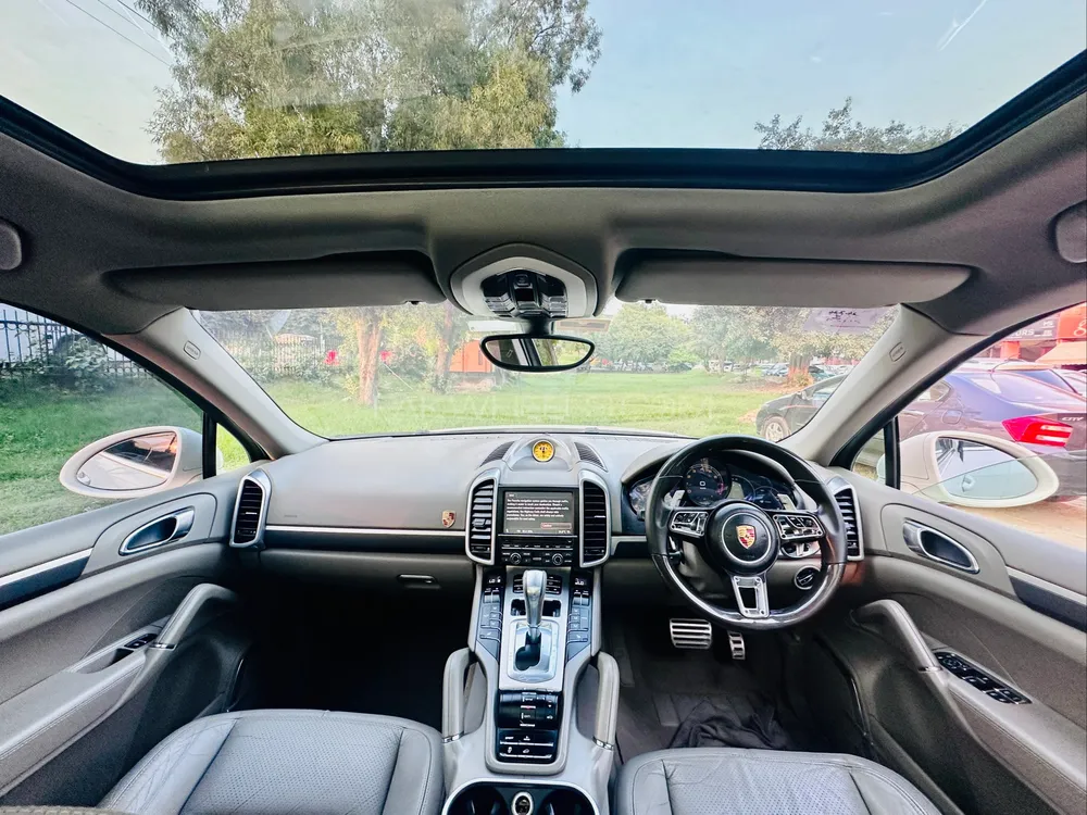 پورشے کائین 2011 for Sale in فیصل آباد پورشے کائین 2011 for Sale in فیصل آباد Image-9