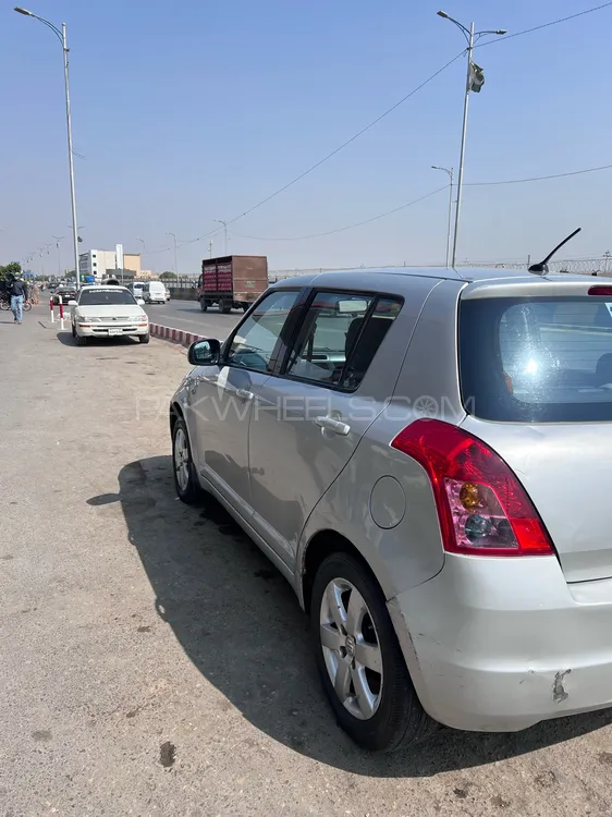 Suzuki Swift 2010 for Sale in Karachi Suzuki Swift 2010 for Sale in Karachi Image-2