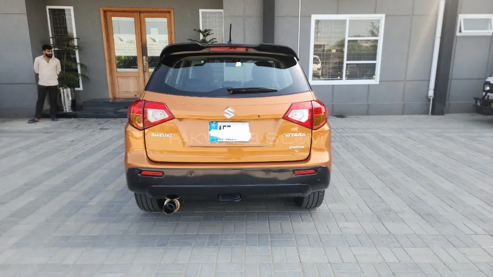 Suzuki Vitara 2017 for Sale in Sialkot Suzuki Vitara 2017 for Sale in Sialkot Image-2