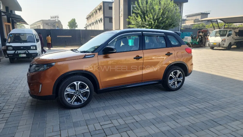Suzuki Vitara 2017 for Sale in Sialkot Suzuki Vitara 2017 for Sale in Sialkot Image-8
