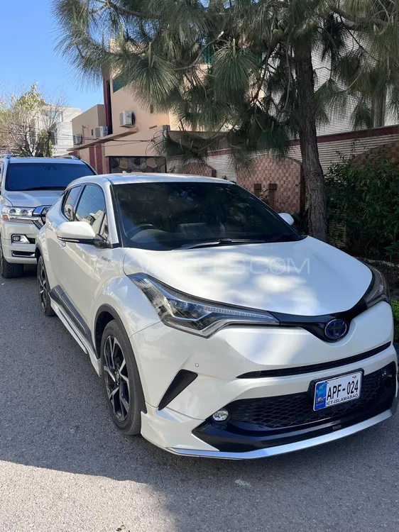 Toyota C-HR 2019 for Sale in Islamabad Image-1