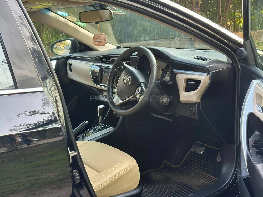 Toyota Corolla 2017 for Sale in Lahore Toyota Corolla 2017 for Sale in Lahore Image-4
