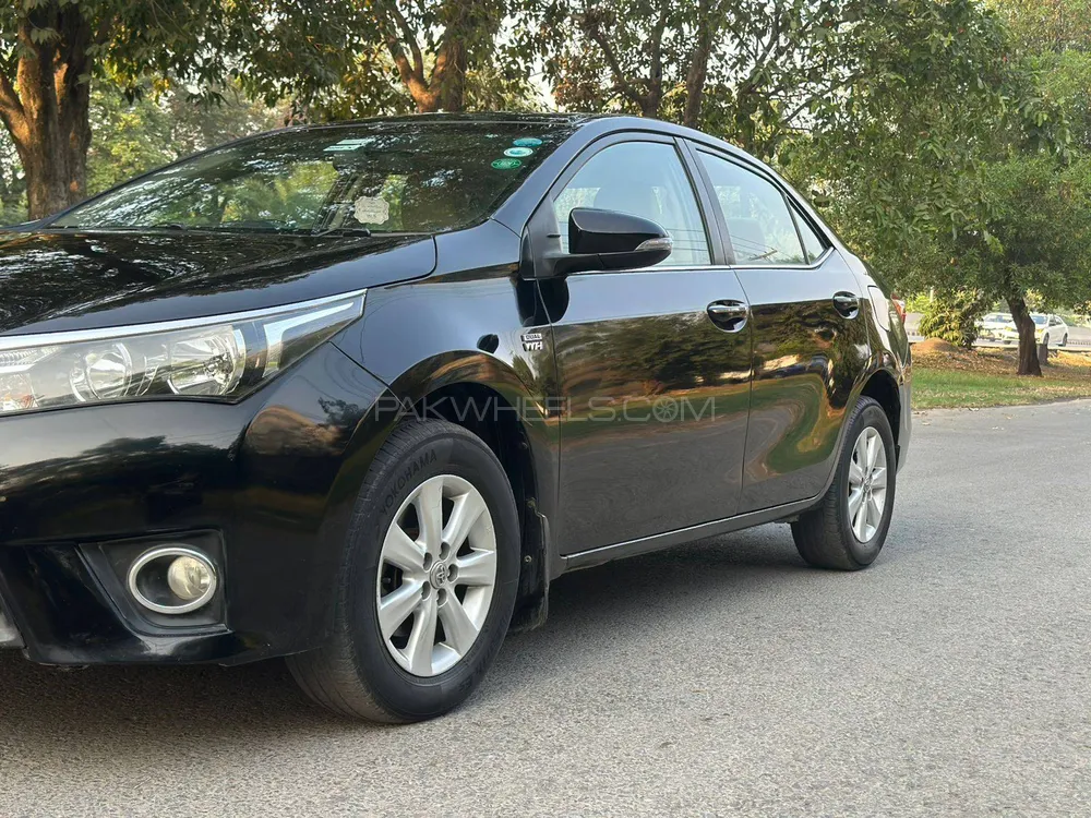 Toyota Corolla 2017 for Sale in Lahore Toyota Corolla 2017 for Sale in Lahore Image-2