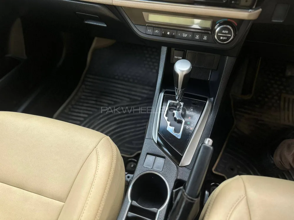 Toyota Corolla 2017 for Sale in Lahore Toyota Corolla 2017 for Sale in Lahore Image-14