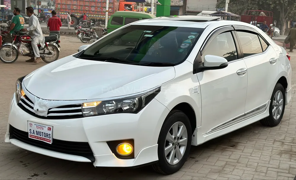 Toyota Corolla 2017 for Sale in Gujranwala Toyota Corolla 2017 for Sale in Gujranwala Image-2