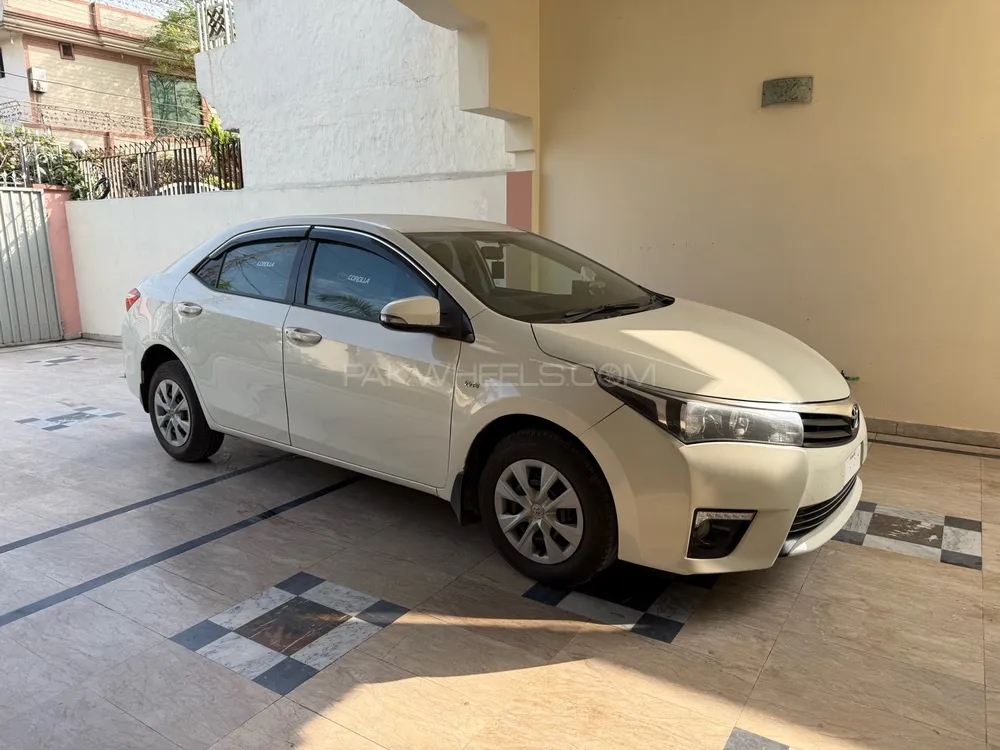 Toyota Corolla 2015 for Sale in Lahore Image-1