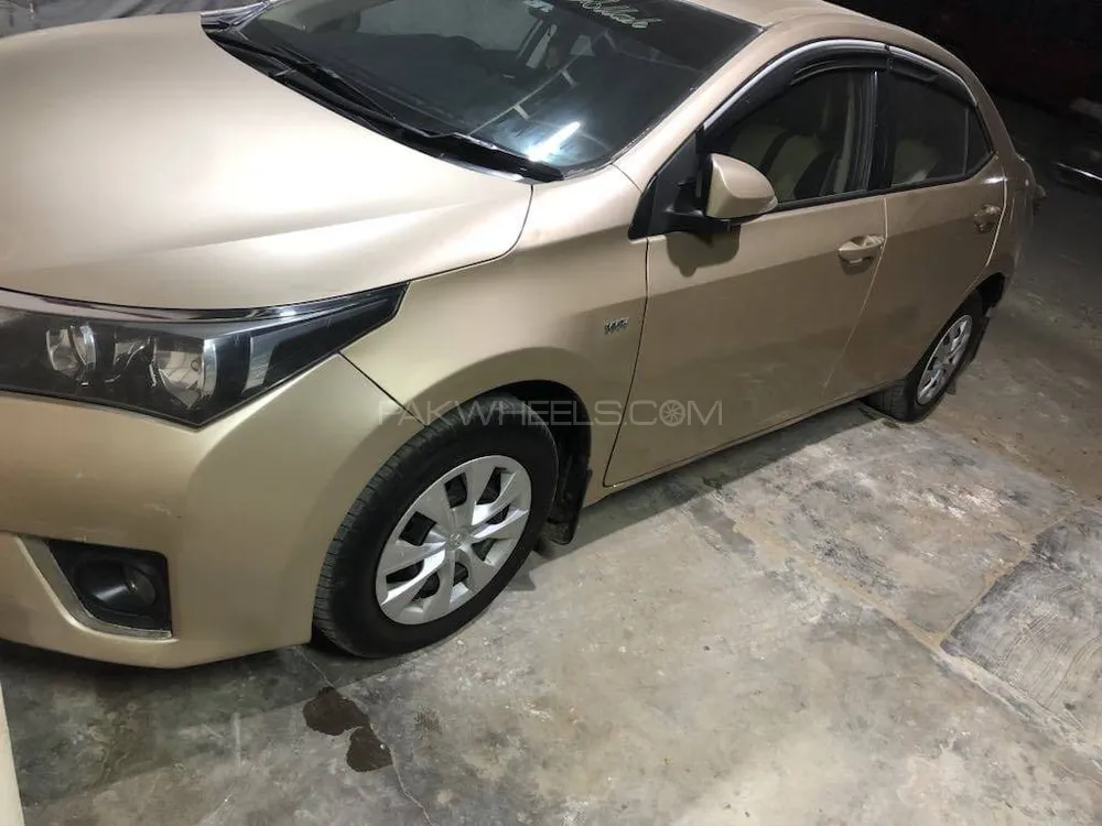 Toyota Corolla 2015 for Sale in Karachi Image-1