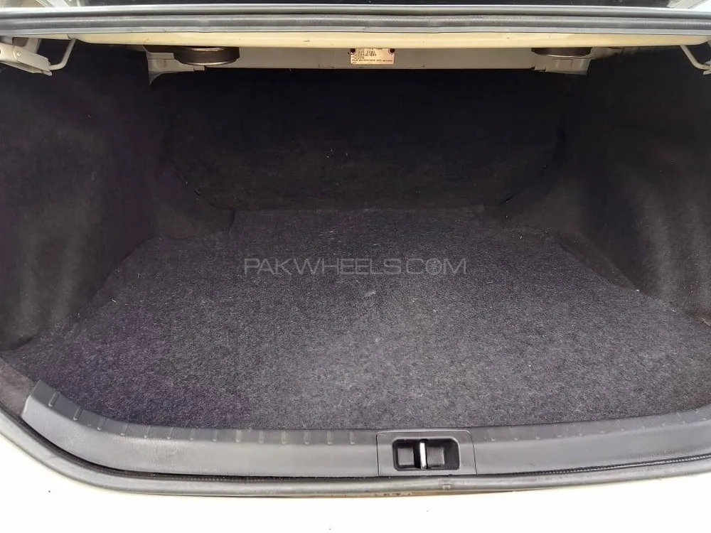 Toyota Corolla 2018 for Sale in Lahore Toyota Corolla 2018 for Sale in Lahore Image-13