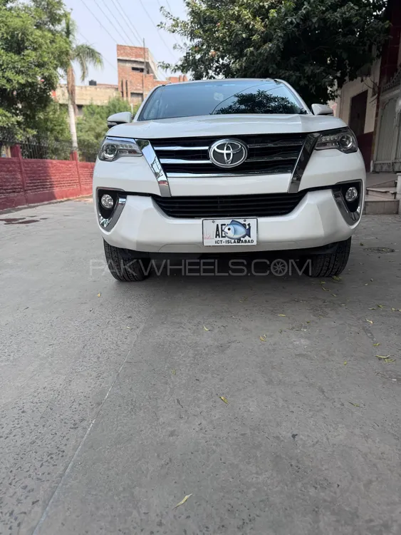 Toyota Fortuner 2017 for Sale in Faisalabad Image-1