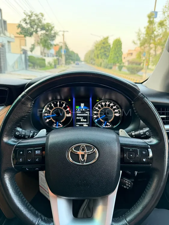 Toyota Fortuner 2017 for Sale in Gujranwala Toyota Fortuner 2017 for Sale in Gujranwala Image-3