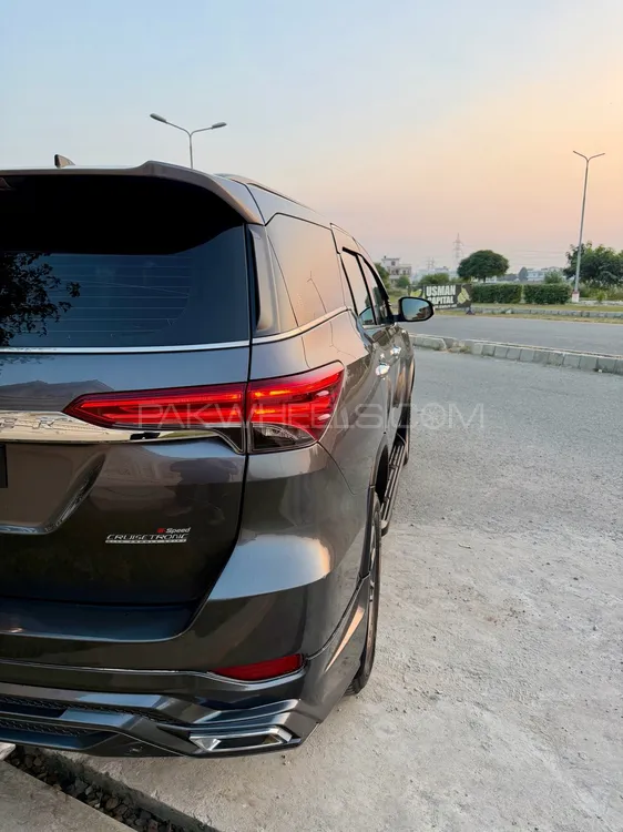 Toyota Fortuner 2017 for Sale in Gujranwala Toyota Fortuner 2017 for Sale in Gujranwala Image-6