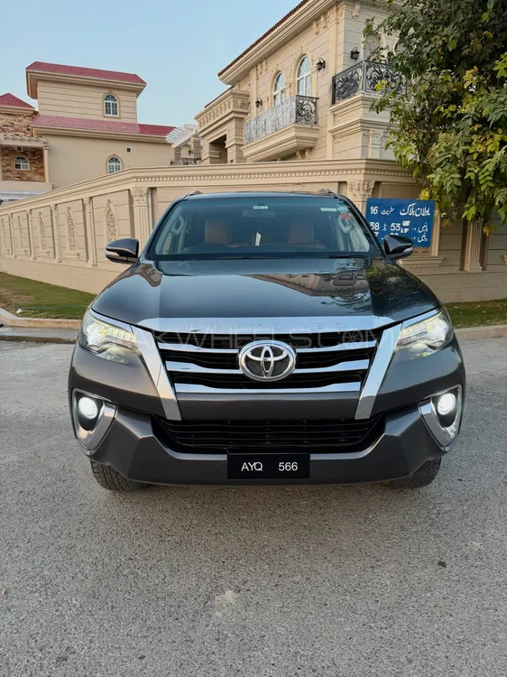 Toyota Fortuner 2017 for Sale in Gujranwala Toyota Fortuner 2017 for Sale in Gujranwala Image-1