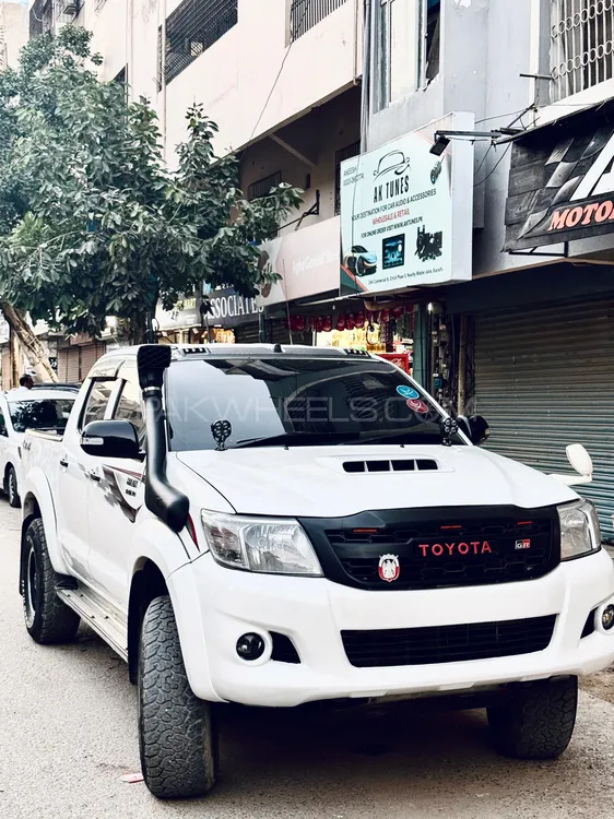Toyota Hilux 2006 for Sale in Karachi Image-1