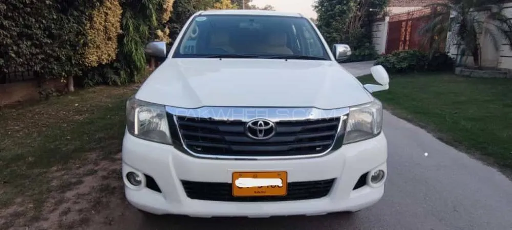 Toyota Hilux 2016 for Sale in Peshawar Image-1