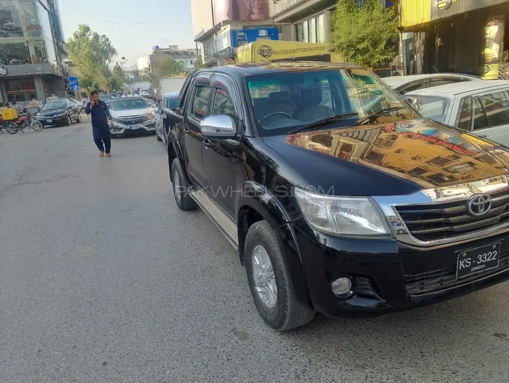 Toyota Hilux 2013 for Sale in Islamabad Image-1
