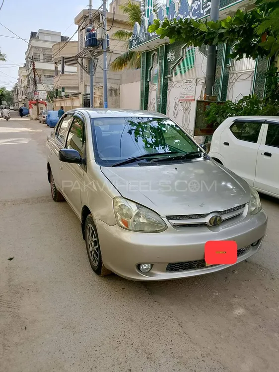 Toyota Platz 2004 for Sale in Karachi Image-1