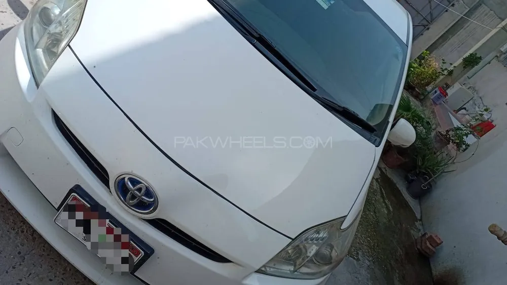 Toyota Prius 2010 for Sale in Bannu Toyota Prius 2010 for Sale in Bannu Image-1
